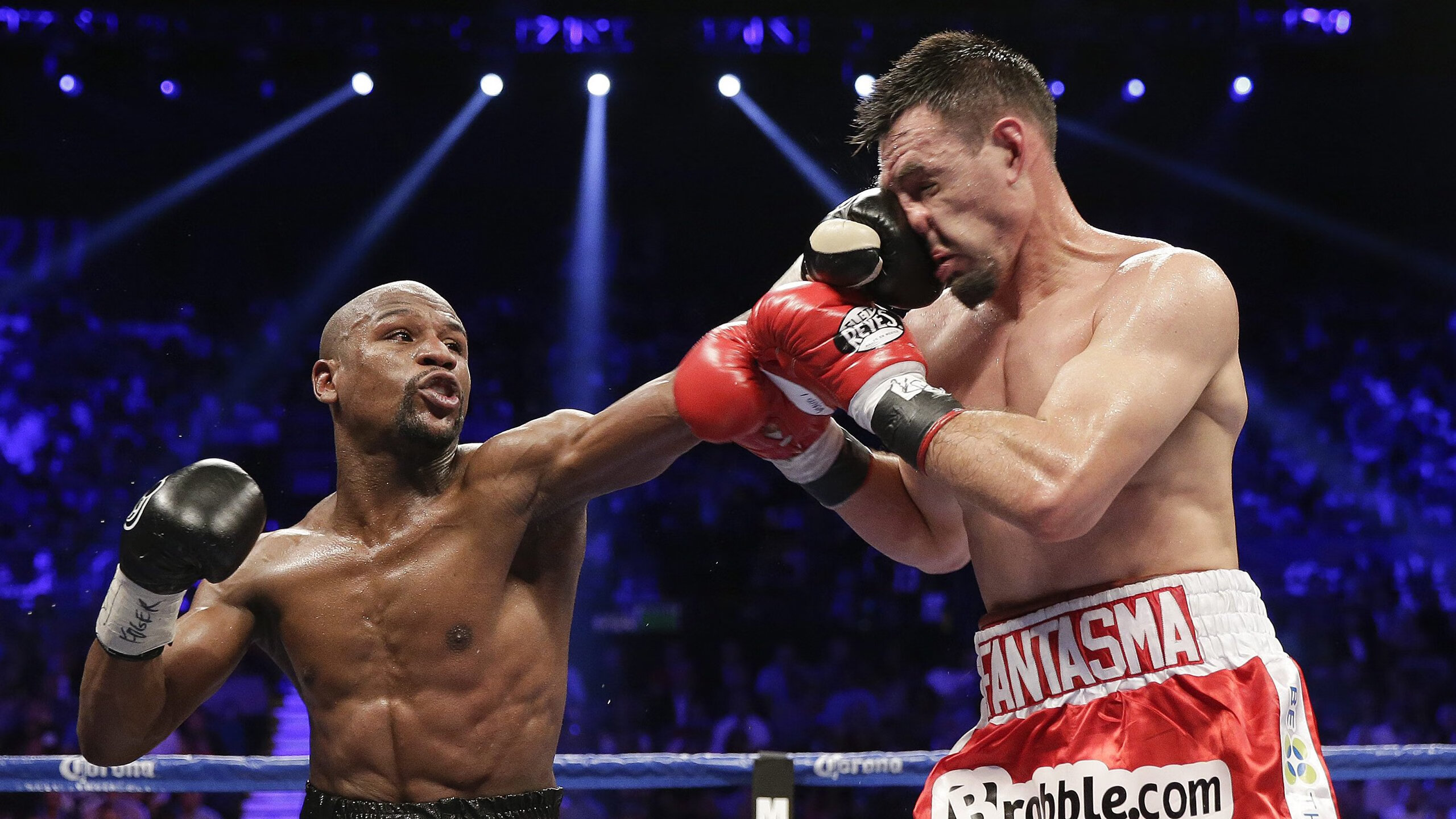  曼城12遭曼联绝杀 